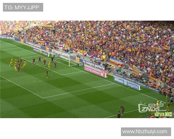 足球明星齐聚活动现场展现风采引发粉丝热烈追捧与媒体关注